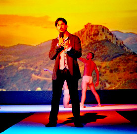 Marco Manca, attore, durante l'esibizione a Notte di stelle 2010 Isola d'Elba